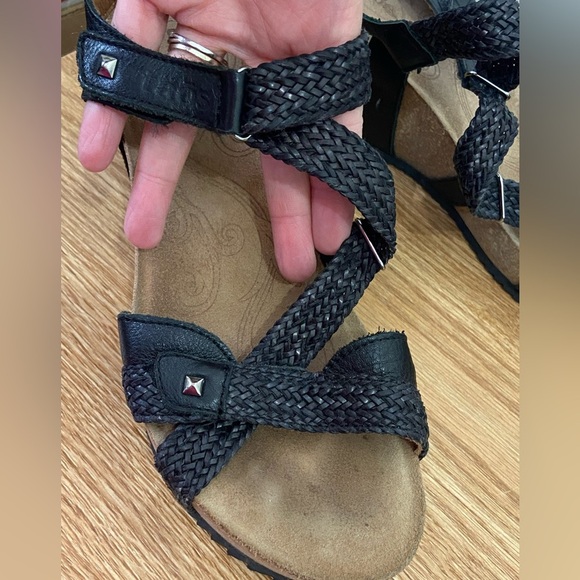 Taos Footwear Women's Julia Wedge Strappy Sandals Black Sz 8-8.5 - Picture 3 of 11